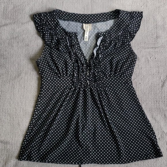 💀4 for $20- Black and White Polka Dot Top - Picture 5 of 12